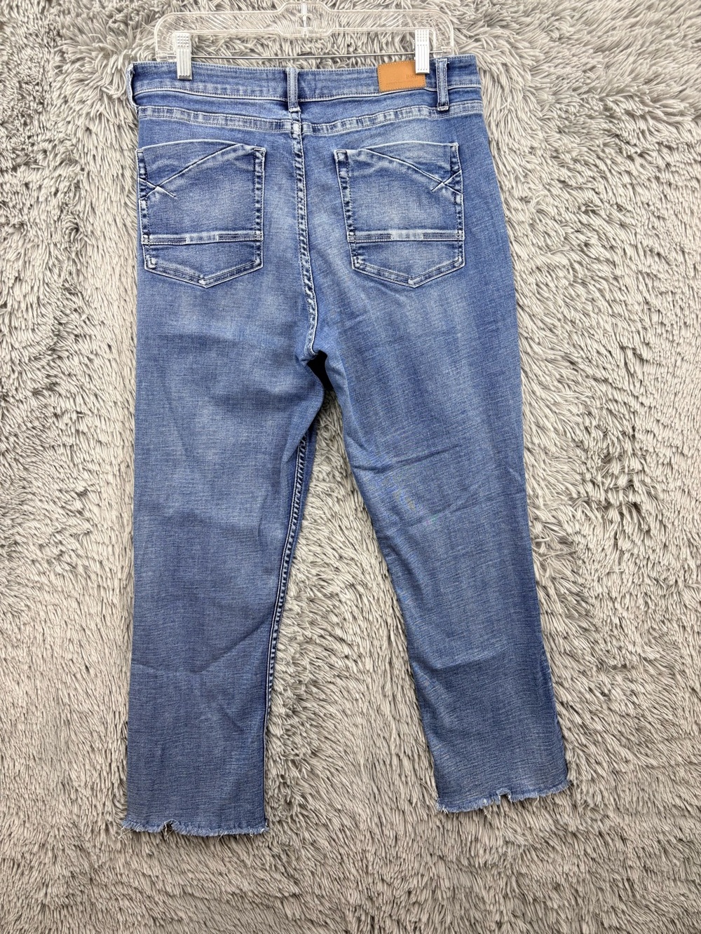 BKE Gabby Jeans Womens 32 Blue High Rise Curvy Fit Straight Stretch Raw Hem